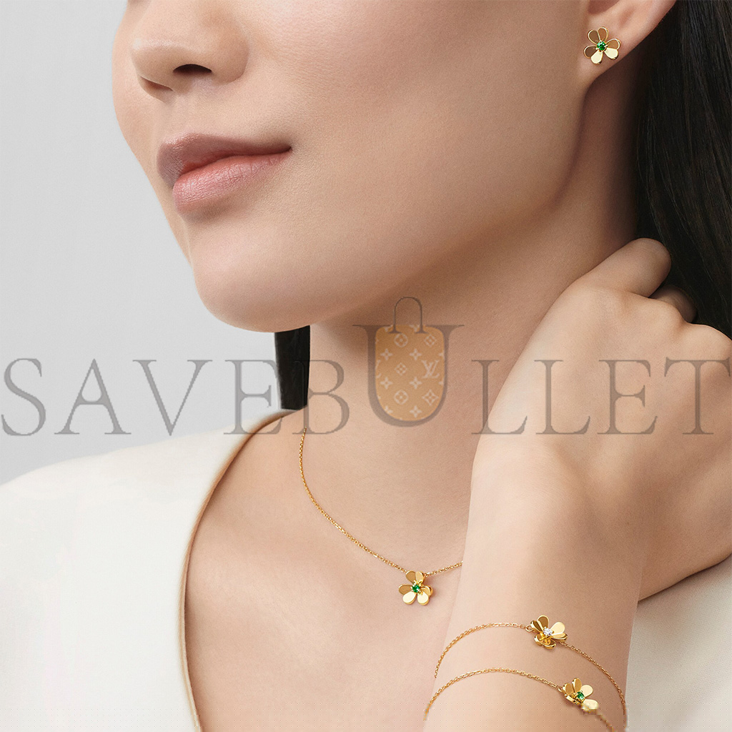 V*N CL*F arpels frivole earrings, mini model - yellow gold, emerald vcarp7sd00